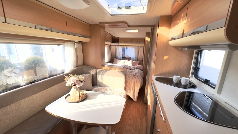 Adria Adora 563tk Matkailuvaunu - Rong, Norja