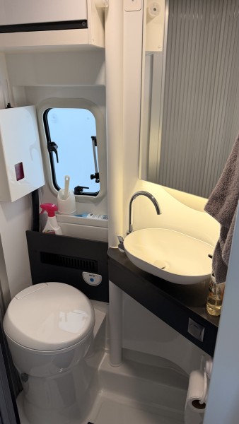 Adria Twin SLB 640 Campingbus - Arendal, Norwegen