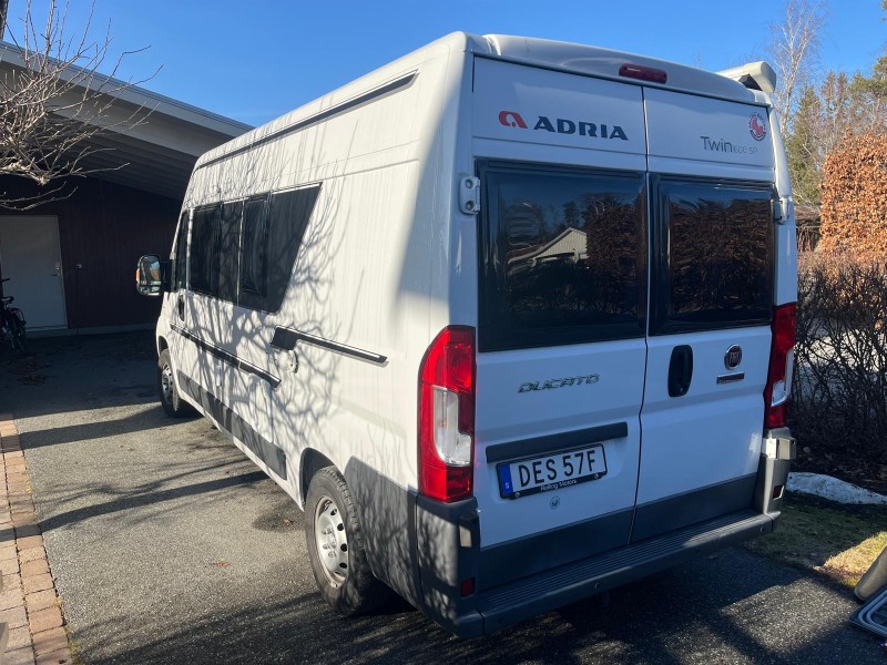 Adria TWIN 600 SP Wohnmobil - Vallentuna, Schweden