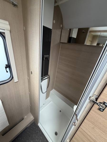 Adria Adora 753 Wohnwagen - Engavågen, Norwegen