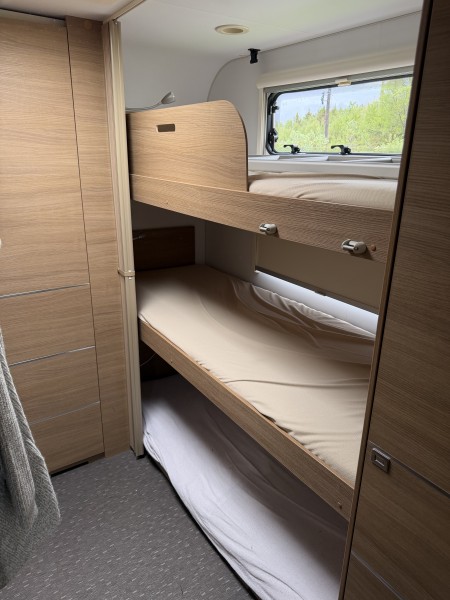 Adria Adora 753 Wohnwagen - Engavågen, Norwegen