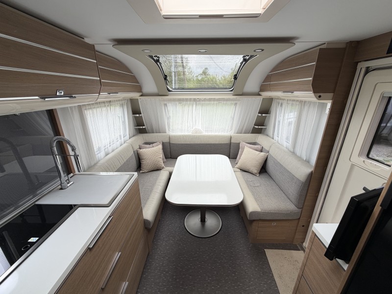 Adria Adora 753 Wohnwagen - Engavågen, Norwegen