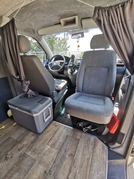 VW T5 Campingbus - Neuchâtel, Schweiz