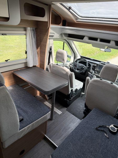 Weinsberg Caraloft 650 MF Matkailuauto - Crailsheim, Saksa