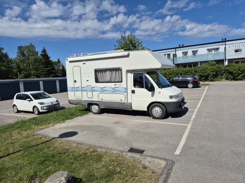   Autocamper - Rönninge, Sverige