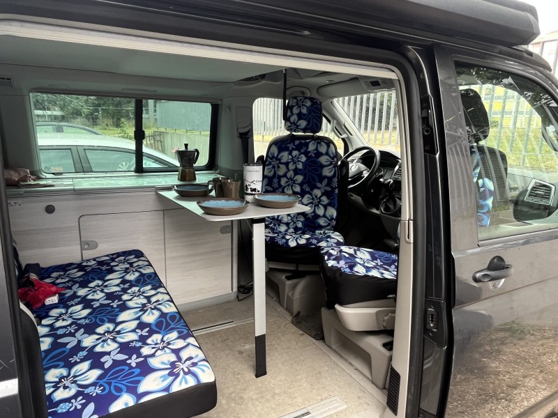 VW VW California Beach Campingbus - Carouge, Schweiz