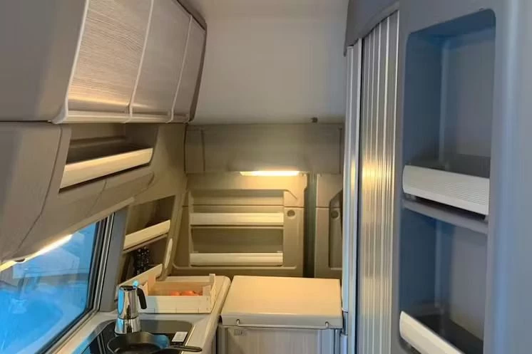 Westfalia Westfalia James Cook Campingbus - Helsinki, Finnland