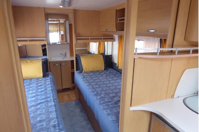 Knaus Sudwind 580 Matkailuvaunu - Nyköping, Ruotsi