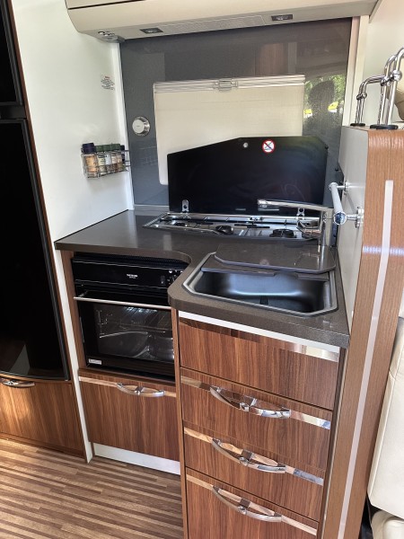 Adria Matrix Supreme 687 SL Wohnmobil - Nacka, Schweden