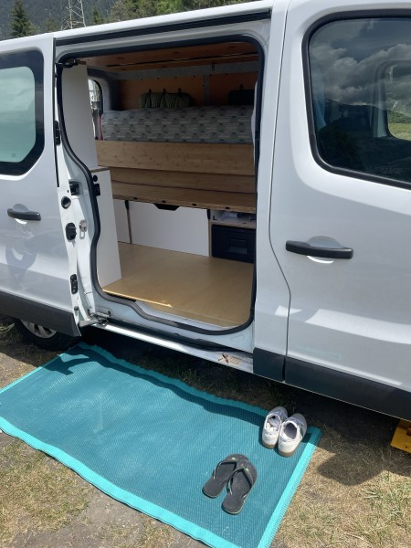 Renault Trafic Campingbus - Kehrsiten, Schweiz