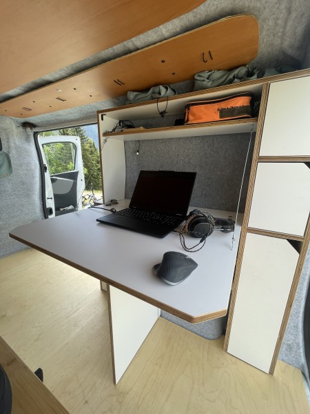 Renault Trafic Campingbus - Kehrsiten, Schweiz