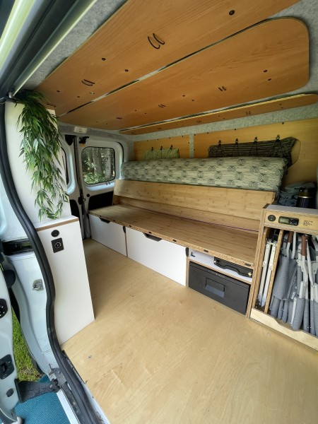 Renault Trafic Campingbus - Kehrsiten, Schweiz