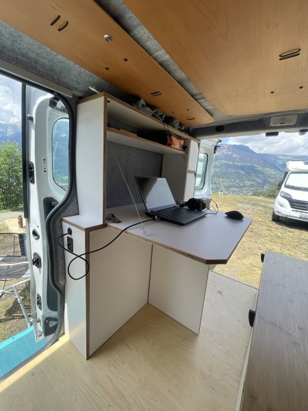 Renault Trafic Campingbus - Kehrsiten, Schweiz