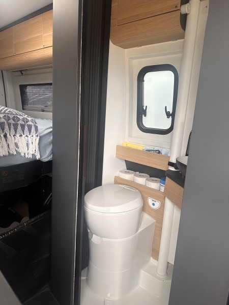 Adria Twin Max 608 SGX Camping-car - Strusshamn, Norvège
