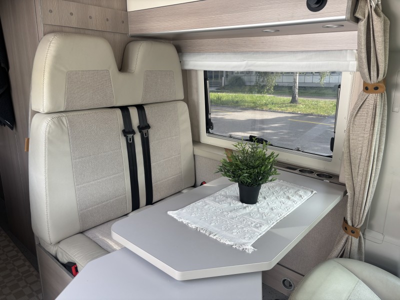 Globe‑Traveller Voyager Z Husbil - Valbirse, Schweiz