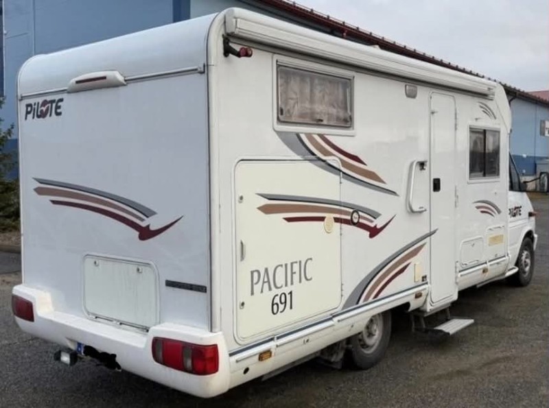 Pilote Mercedes Camping-car - Umeå, Suède