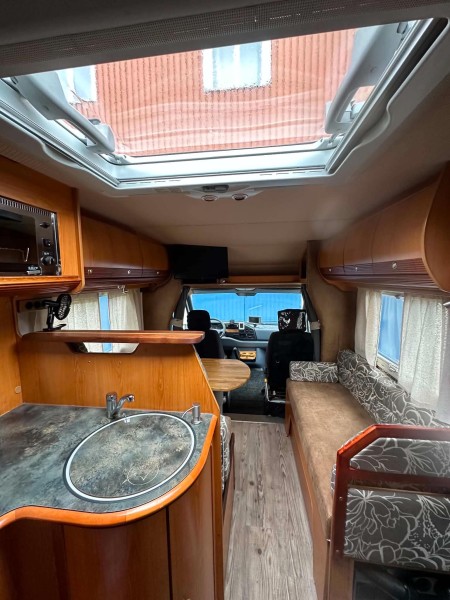 Pilote Mercedes Camping-car - Umeå, Suède
