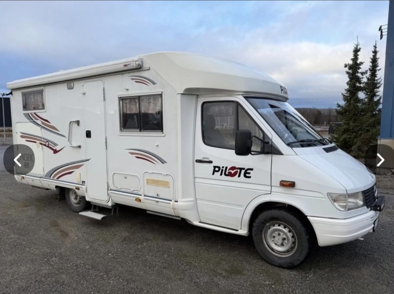 Pilote Mercedes Camping-car - Umeå, Suède