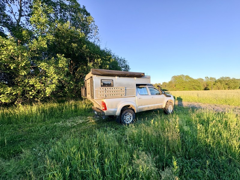 Toyota Hilux Campingbus - Vantaa, Finnland