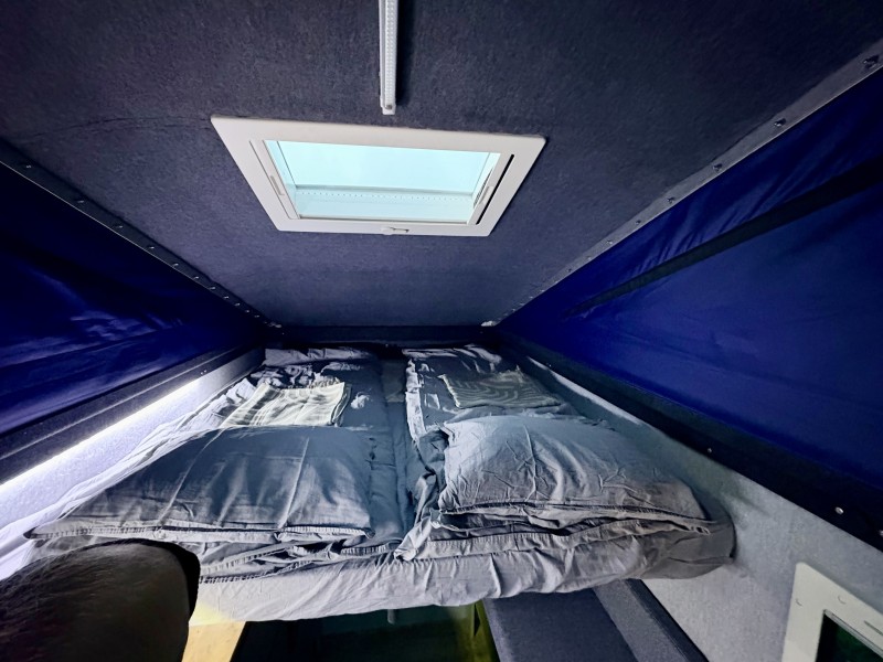 Toyota Hilux Campingbus - Vantaa, Finnland