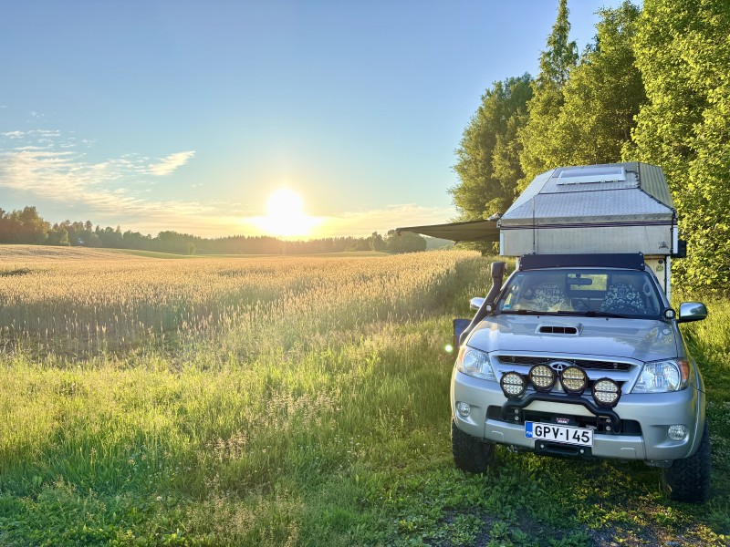 Toyota Hilux Campingbus - Vantaa, Finnland