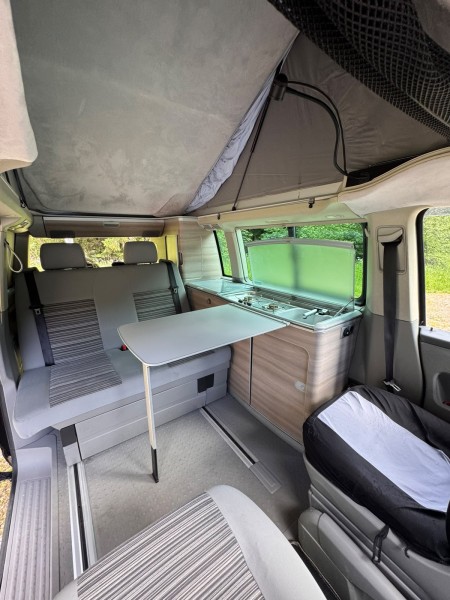VW California Retkeilyauto - Belfaux, Sveitsi