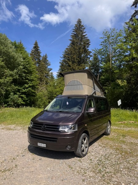 VW California Retkeilyauto - Belfaux, Sveitsi