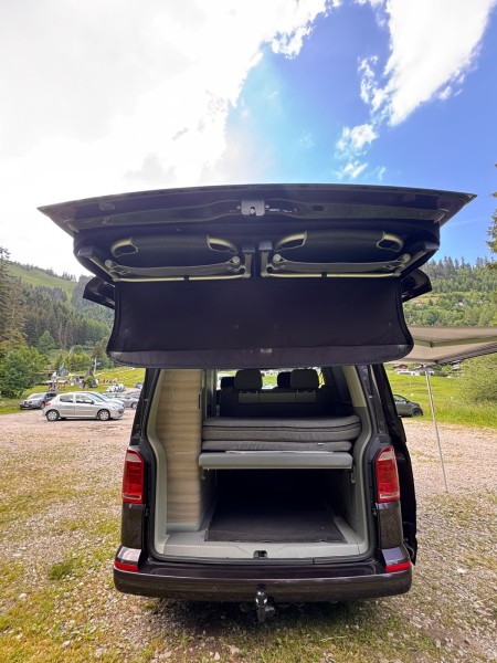 VW California Retkeilyauto - Belfaux, Sveitsi