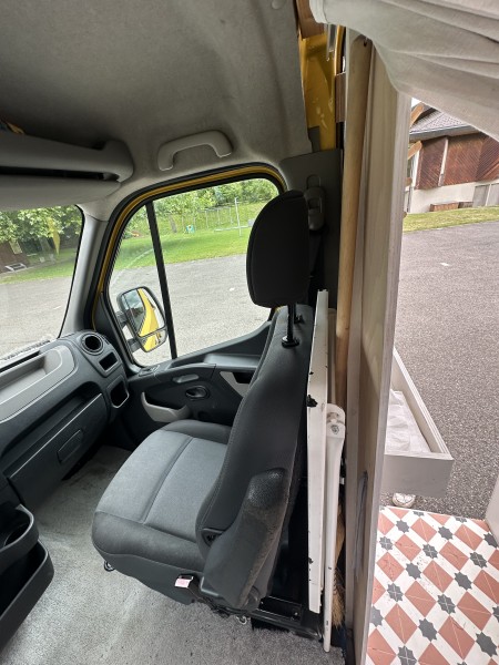 Renault Master T35 dCi125 Campervan - Münsingen, Switzerland