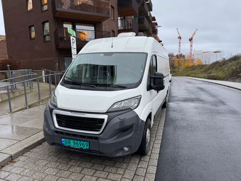 Peugeot boxer Van - Hakadal, Norvège