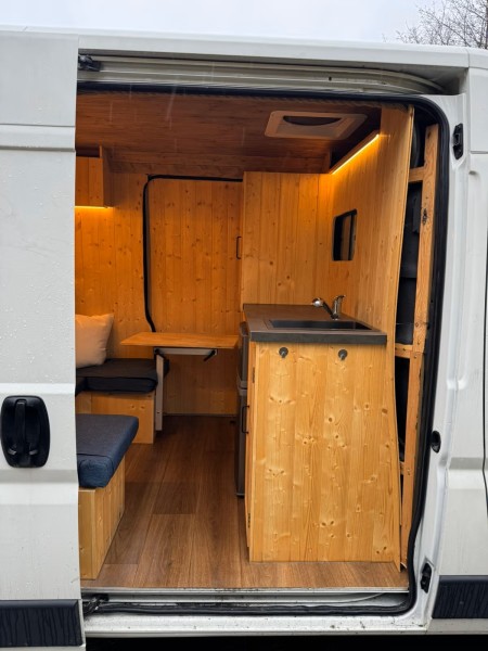 Peugeot boxer Van - Hakadal, Norvège