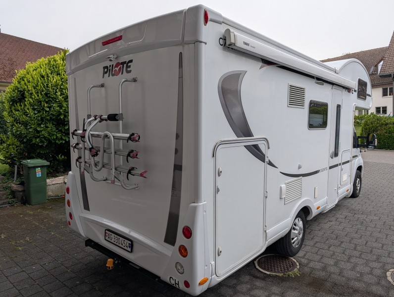   Wohnmobil - Schleinikon, Schweiz