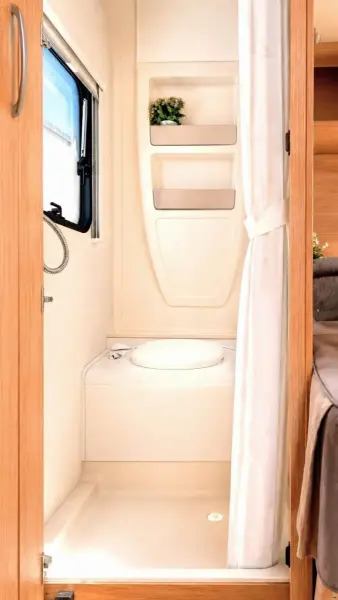 Adria Adora 512 UP Wohnwagen - Wil (ZH), Schweiz