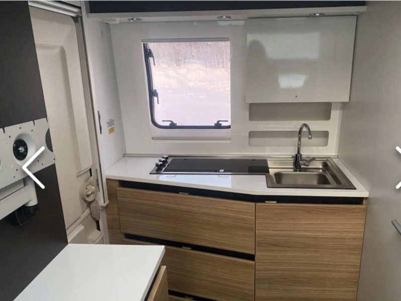 Adria Action 391 LH Matkailuvaunu - Västerås, Ruotsi