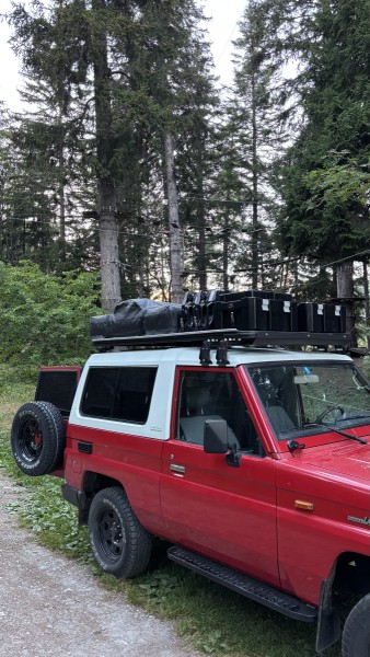 Toyota land cruiser Campingbus - Crans-Montana, Schweiz