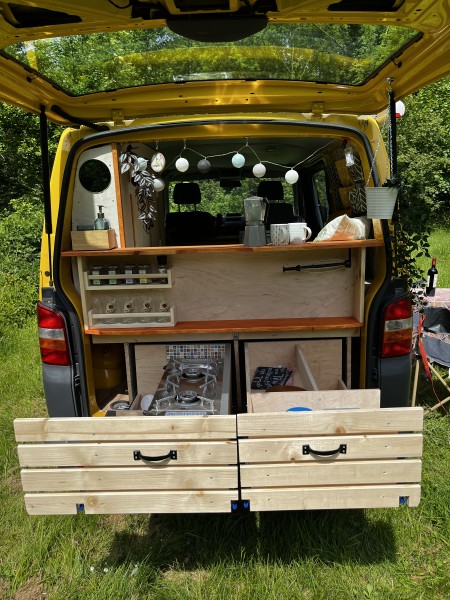 Volkswagen T5 Retkeilyauto - Aachen, Saksa