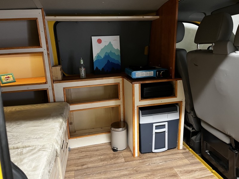VW T5 Retkeilyauto - Aachen, Saksa