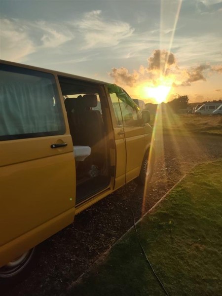 VW T5 Retkeilyauto - Aachen, Saksa