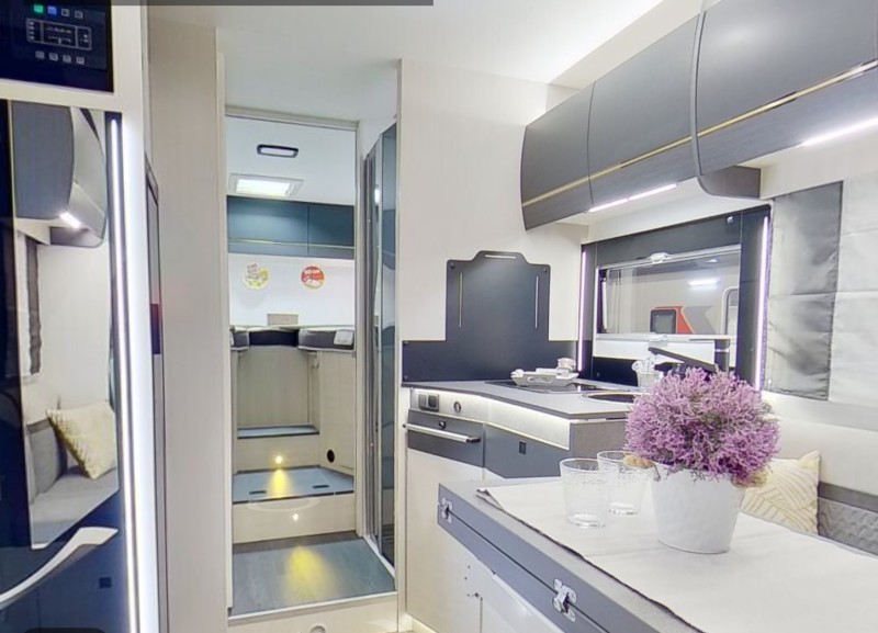 Challenger 337GA Camping-car - Weingarten (Baden), Allemagne