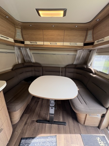 Kabe CLASSIC 560 GLE KS Matkailuvaunu - Mantorp, Ruotsi