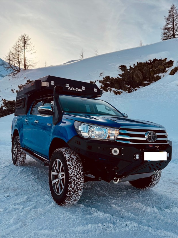 Toyota Hilux Retkeilyauto - Gampel, Sveitsi