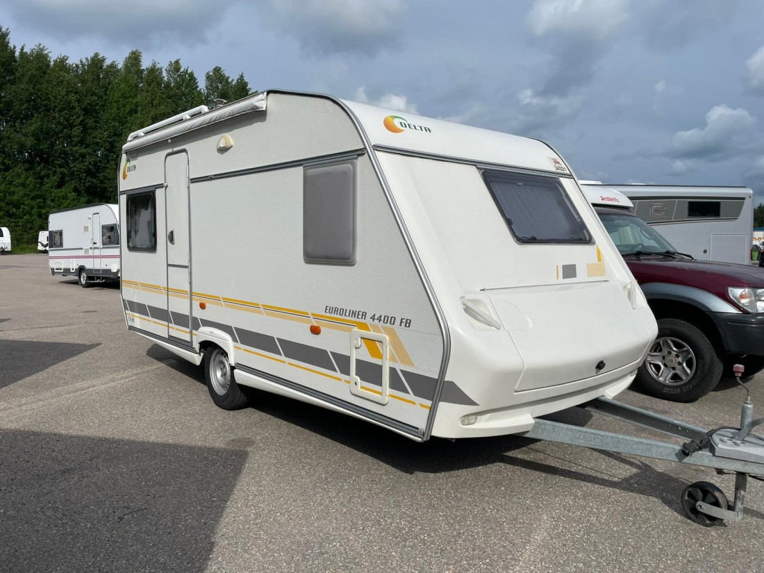 Delta 4400 FB Wohnwagen - Laukaa, Finnland