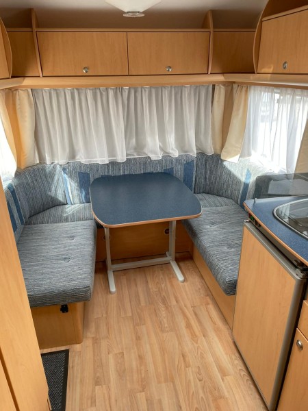 Delta 4400 FB Wohnwagen - Laukaa, Finnland