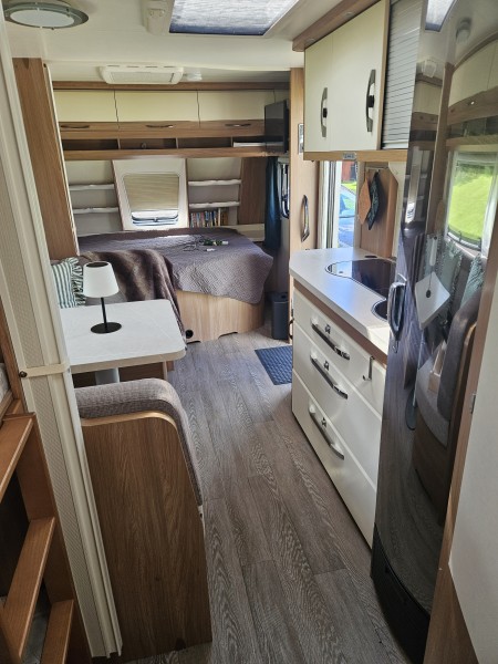 Hobby 545 kmf de luxe Wohnwagen - Västerås, Schweden
