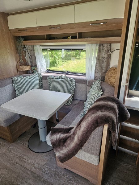 Hobby 545 kmf de luxe Wohnwagen - Västerås, Schweden