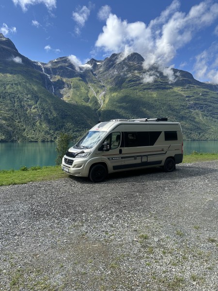 Adria Twin 600 SLT Campingbus - Åkersberga, Schweden