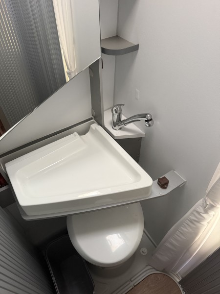 Adria Twin 600 SLT Retkeilyauto - Åkersberga, Ruotsi