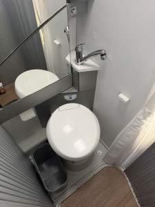 Adria Twin 600 SLT Van - Åkersberga, Suède