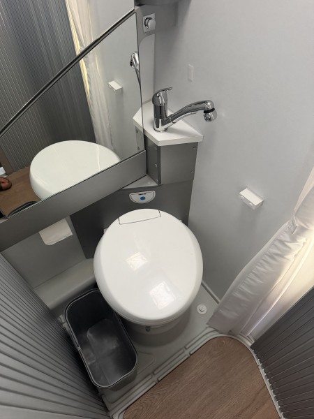 Adria Twin 600 SLT Retkeilyauto - Åkersberga, Ruotsi