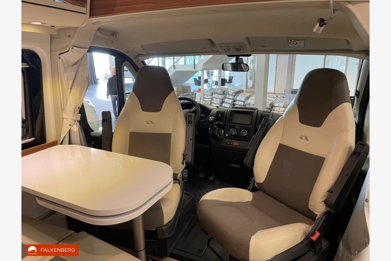 Adria Twin 600 SLT Retkeilyauto - Åkersberga, Ruotsi
